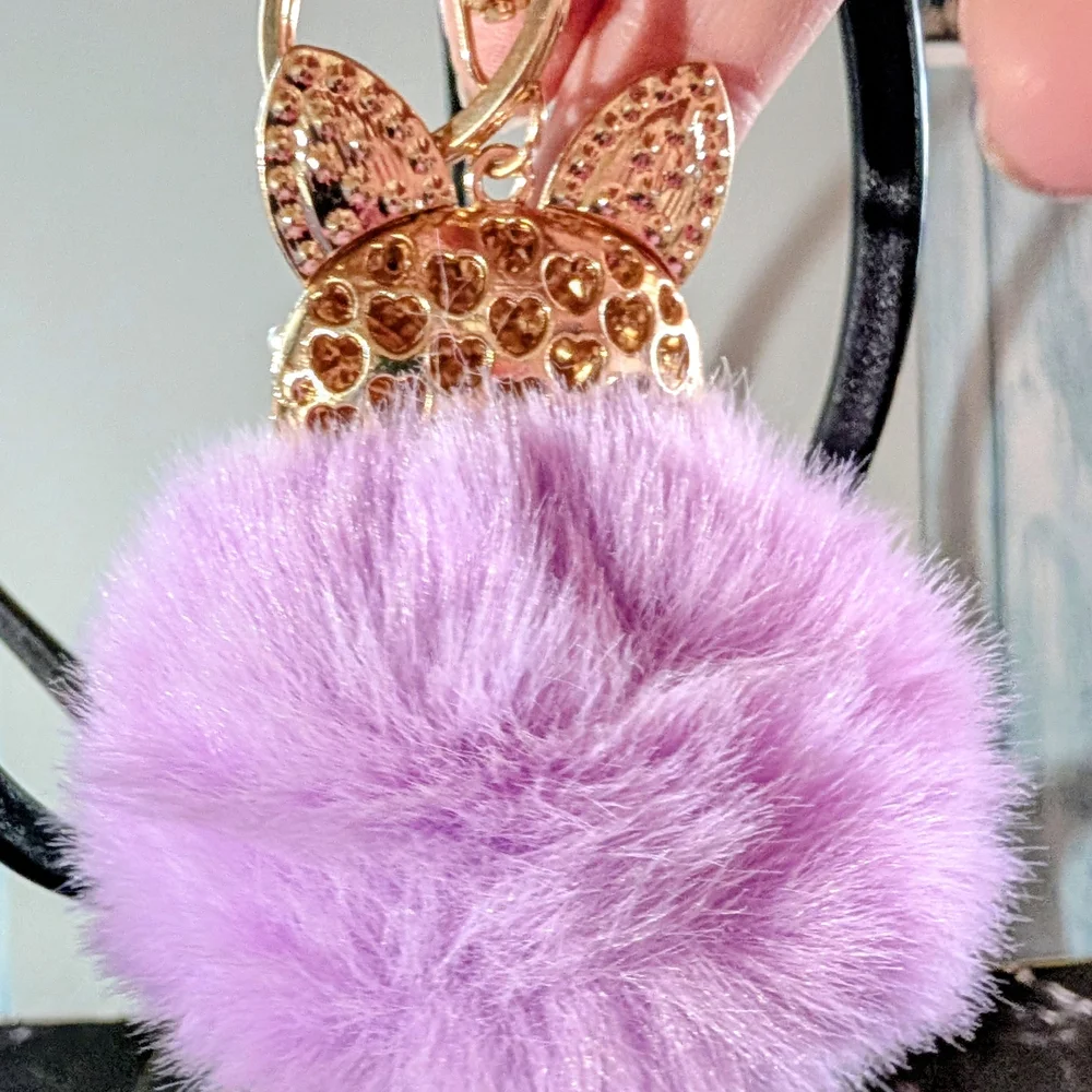 Chic Pearl Fox Keychain - Pastel Lavender and Gold - Picture 4 of 7